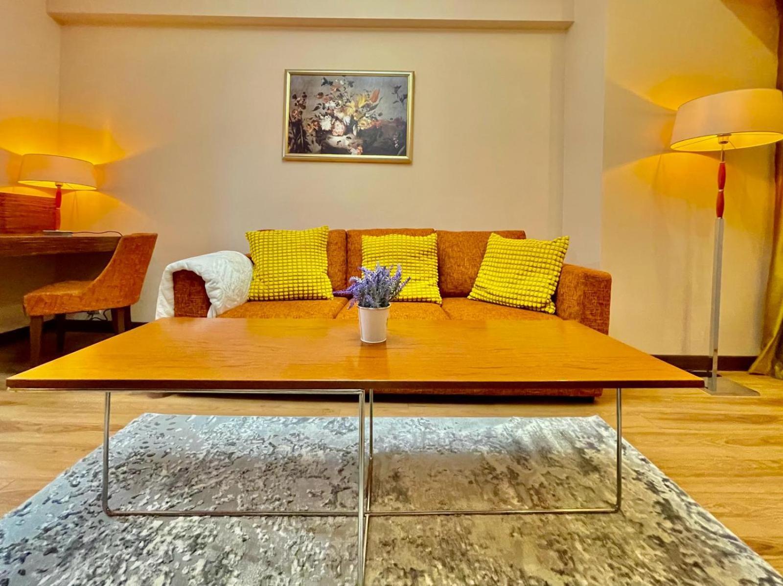 Royal Studio Apartment With A Perfect View - Yamaluxe Bukurešť Exteriér fotografie
