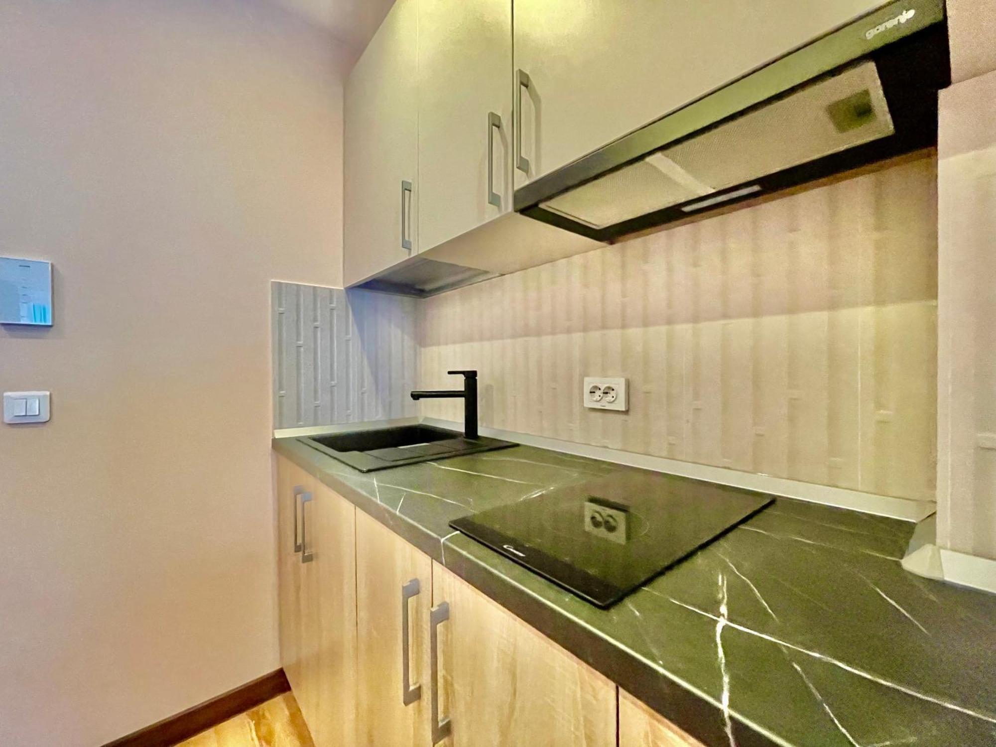 Royal Studio Apartment With A Perfect View - Yamaluxe Bukurešť Exteriér fotografie