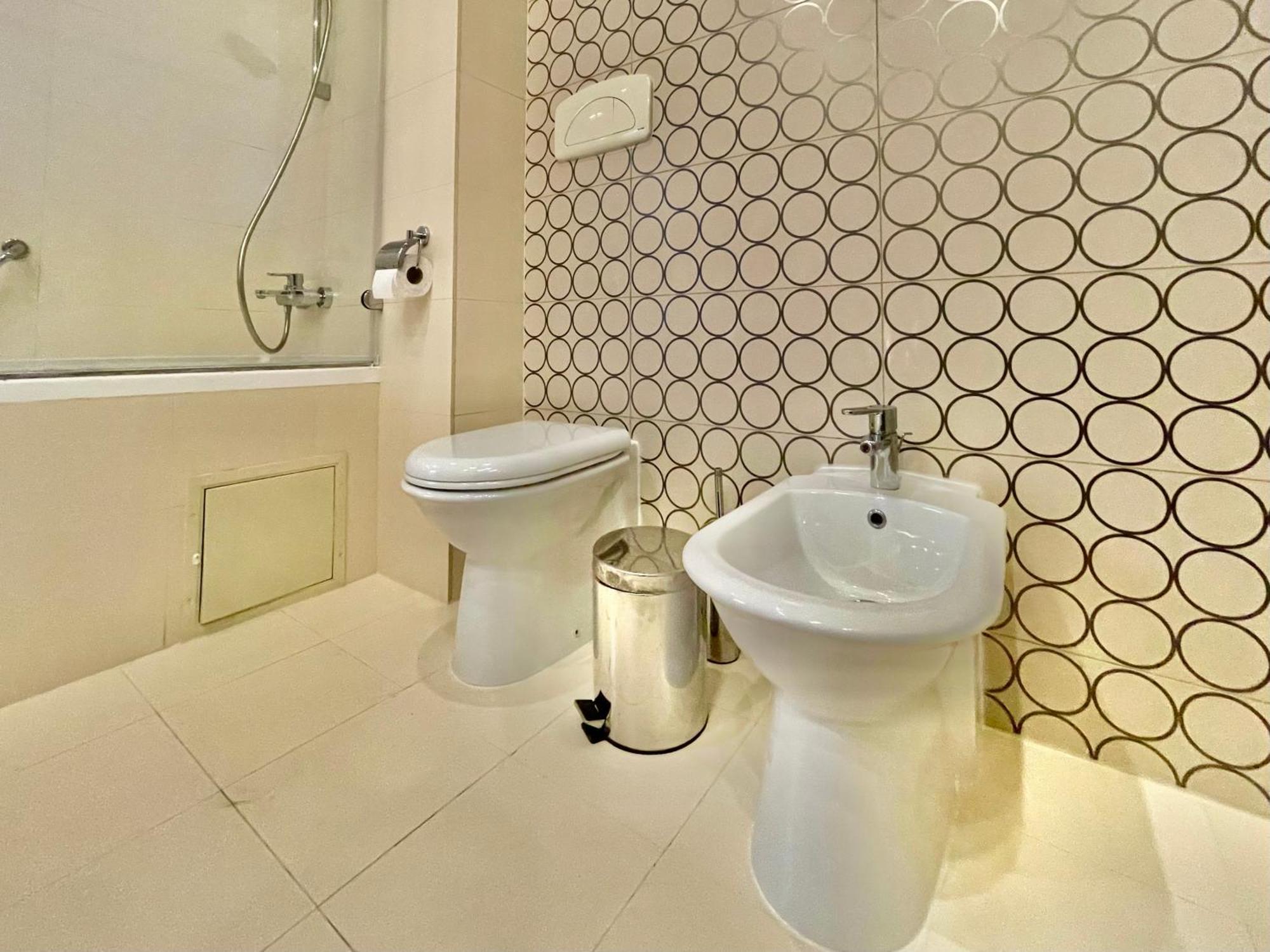 Royal Studio Apartment With A Perfect View - Yamaluxe Bukurešť Exteriér fotografie